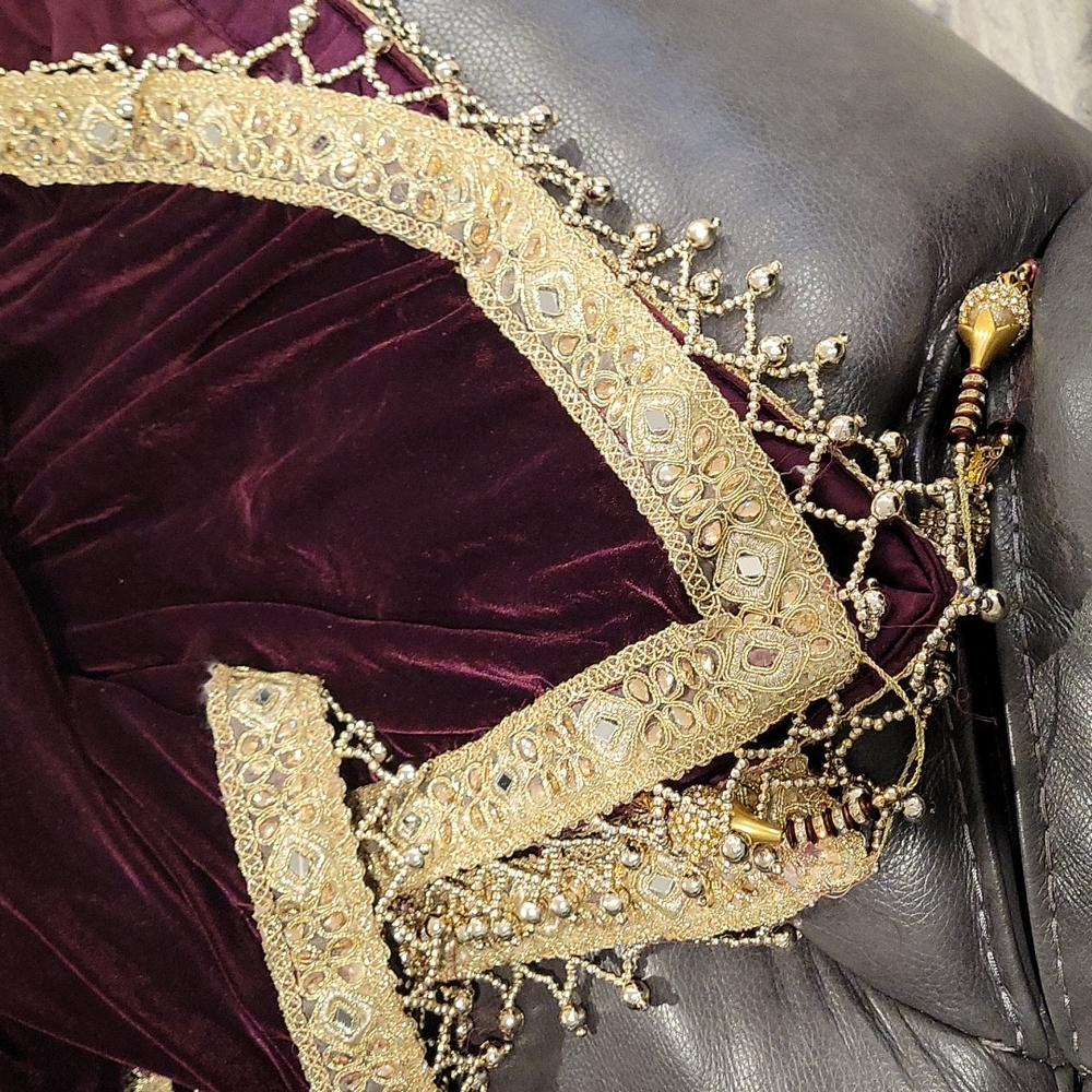 Velvet shawl